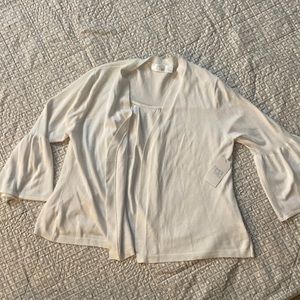 White shall with tags: NEW Size: S